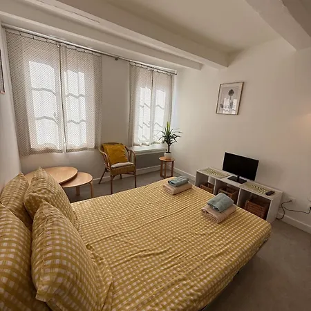 別荘 Cozy Downtown - Close To Cite & Shops